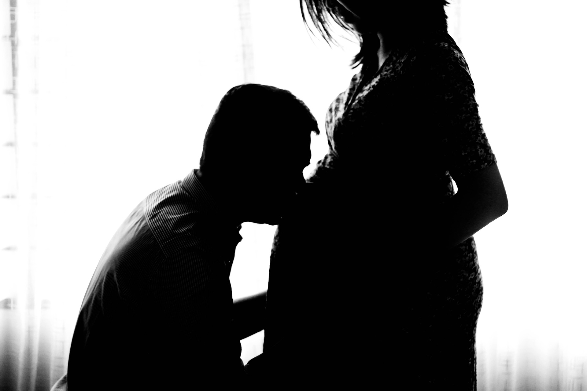 5 ways to help your wife have a smooth pregnancy -